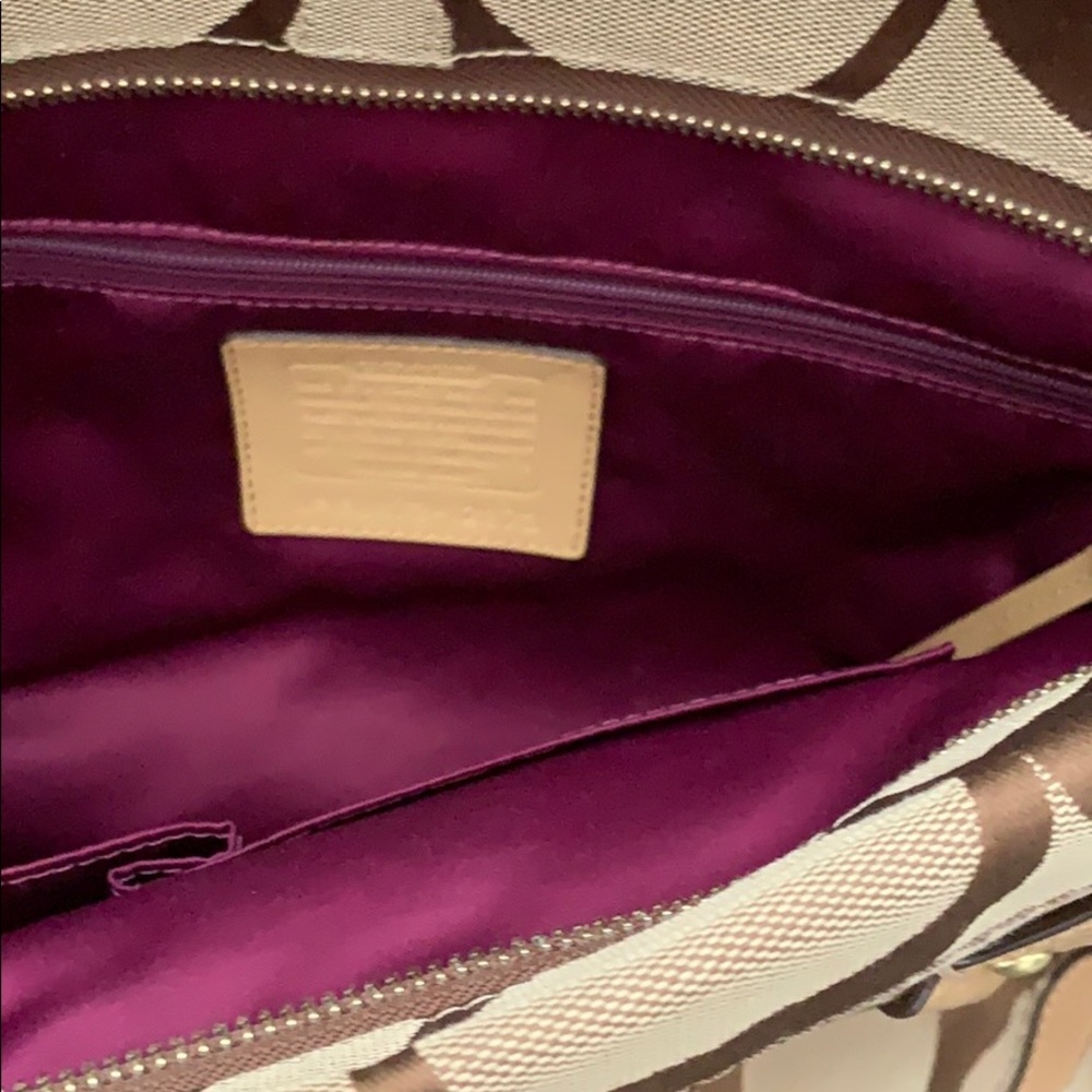 Handbag - Picture 3 of 6